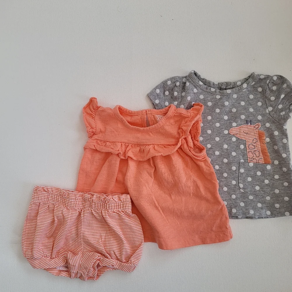 Carter's 6m Orange and Gray Giraffe Baby Outfit Bundle